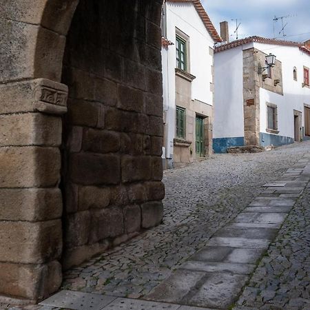 Portas da Villa Miranda do Douro Esterno foto