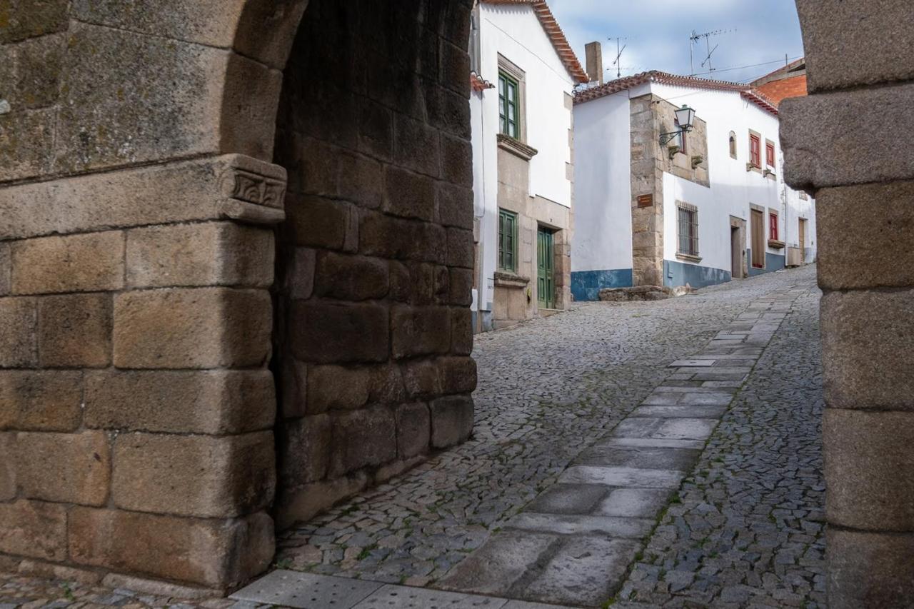 Portas da Villa Miranda do Douro Esterno foto