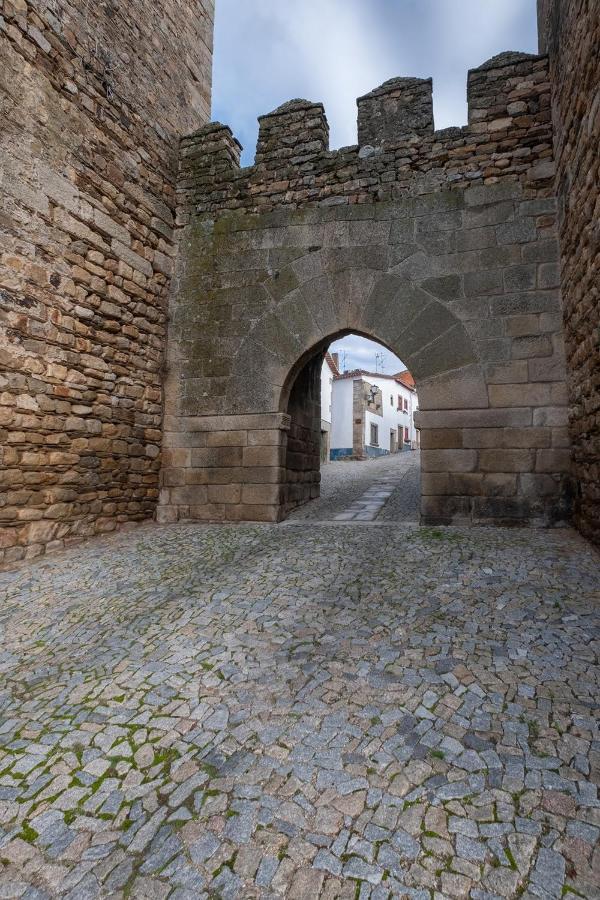 Portas da Villa Miranda do Douro Esterno foto