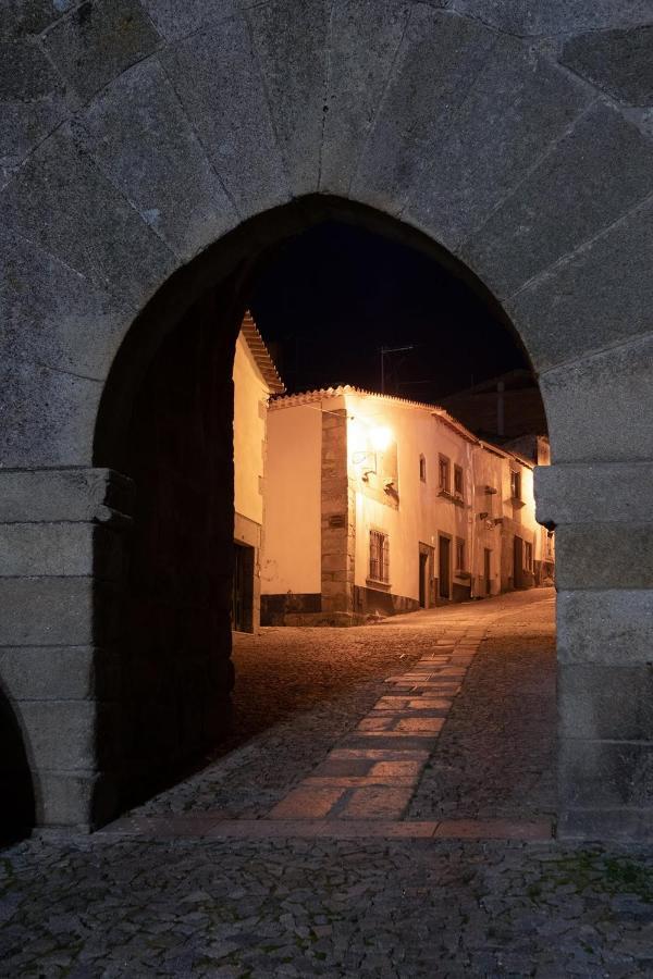 Portas da Villa Miranda do Douro Esterno foto
